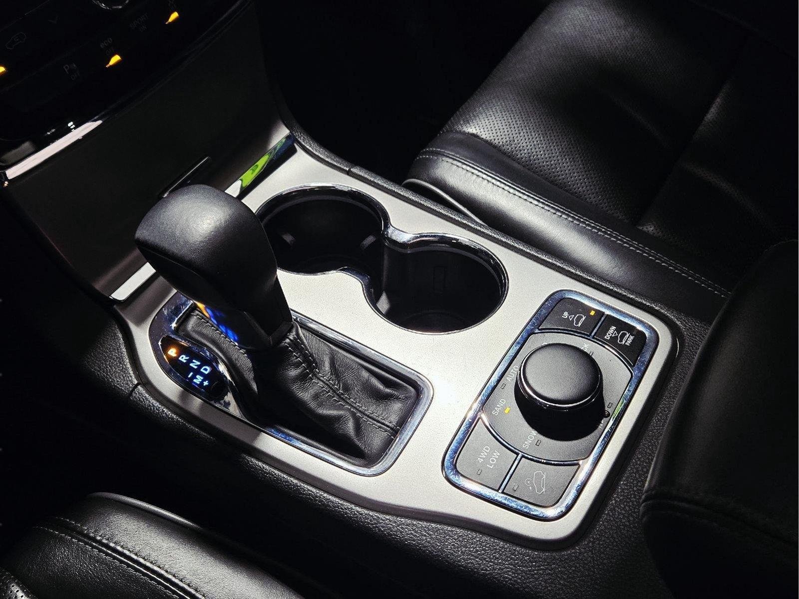 Used 2019 Diamond Black Jeep Overland image 40