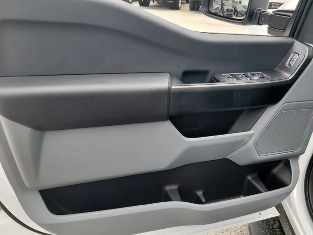 New 2026 Oxford White Ford XL image 17