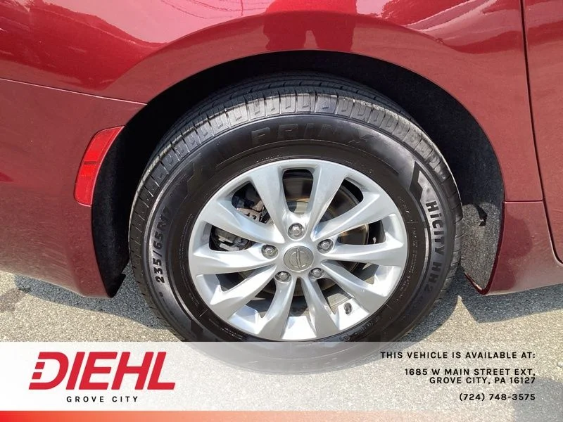 Used 2019 Red Chrysler Touring Plus image 9