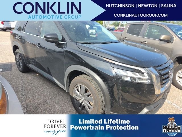 Used 2025 Super Black Nissan SV image 1