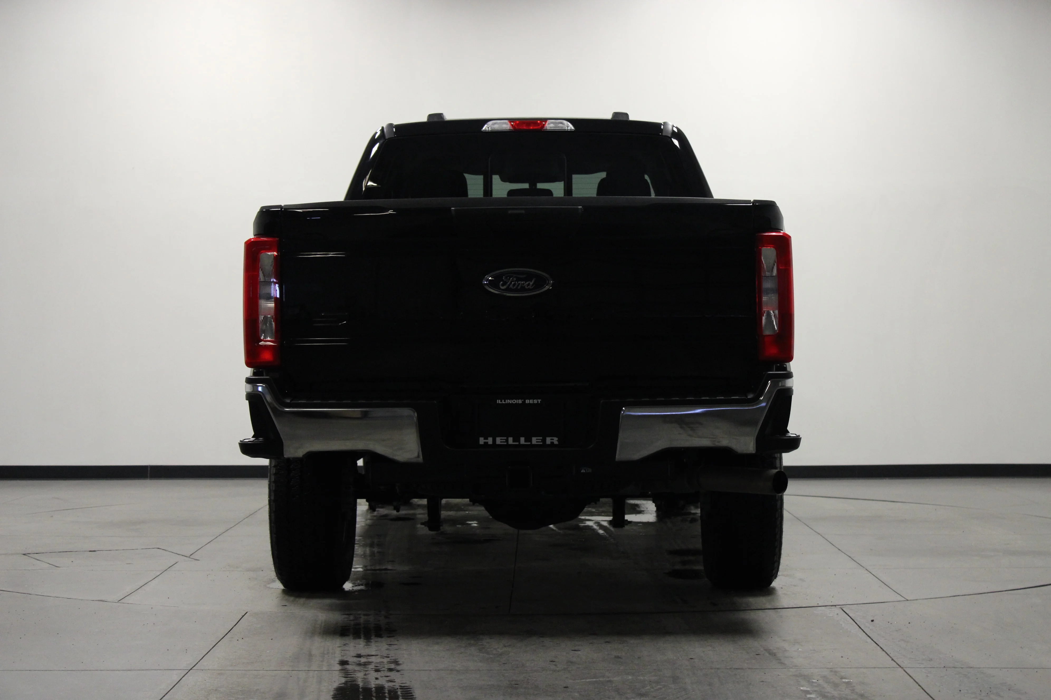 Used 2025 Black Metallic Ford XLT image 5