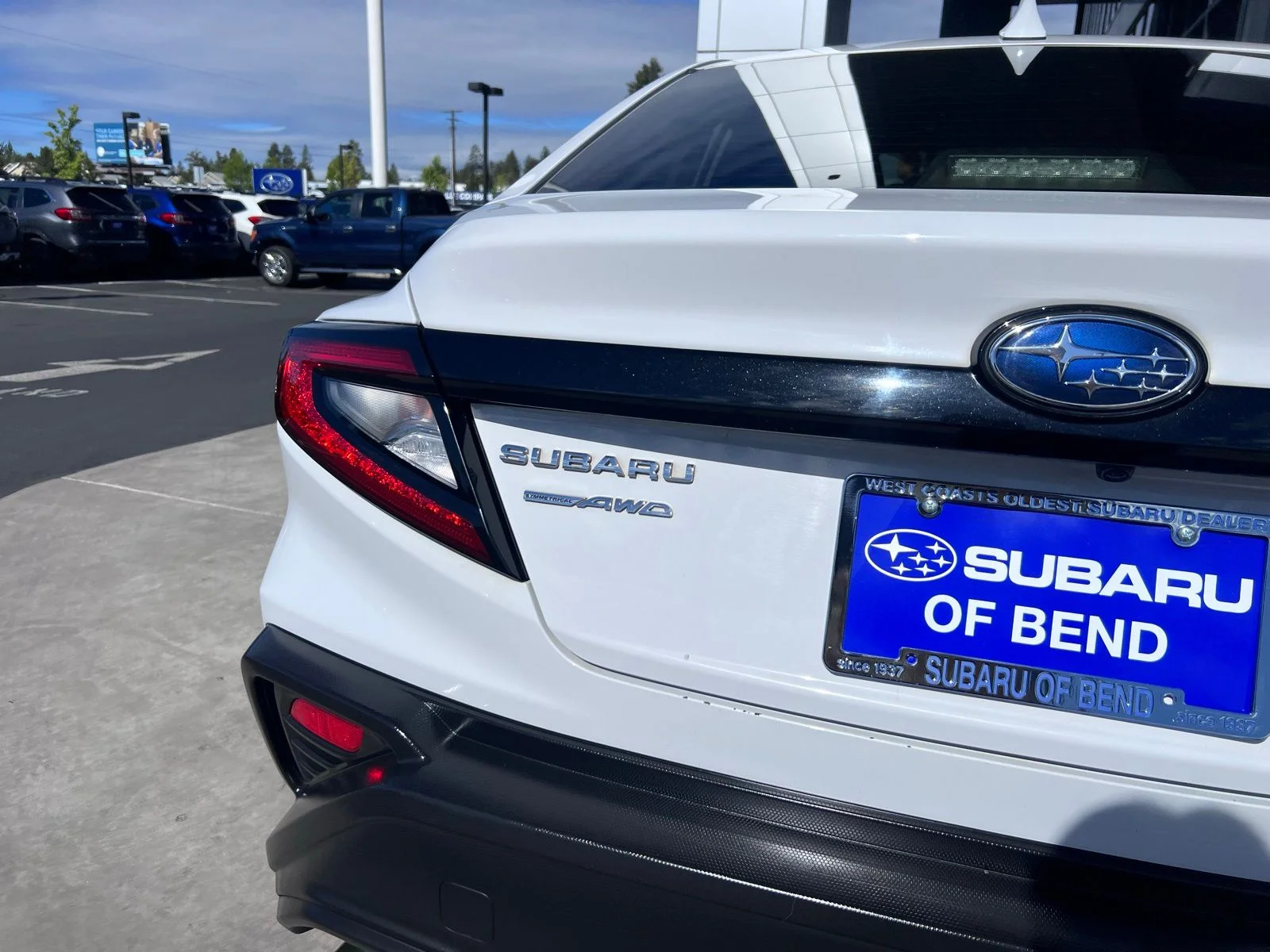 Used 2022 Ceramic White Subaru Base image 6