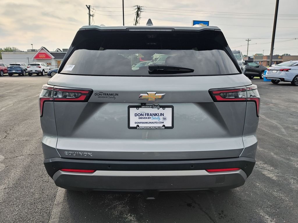 Used 2025 Gray Chevrolet LT image 4