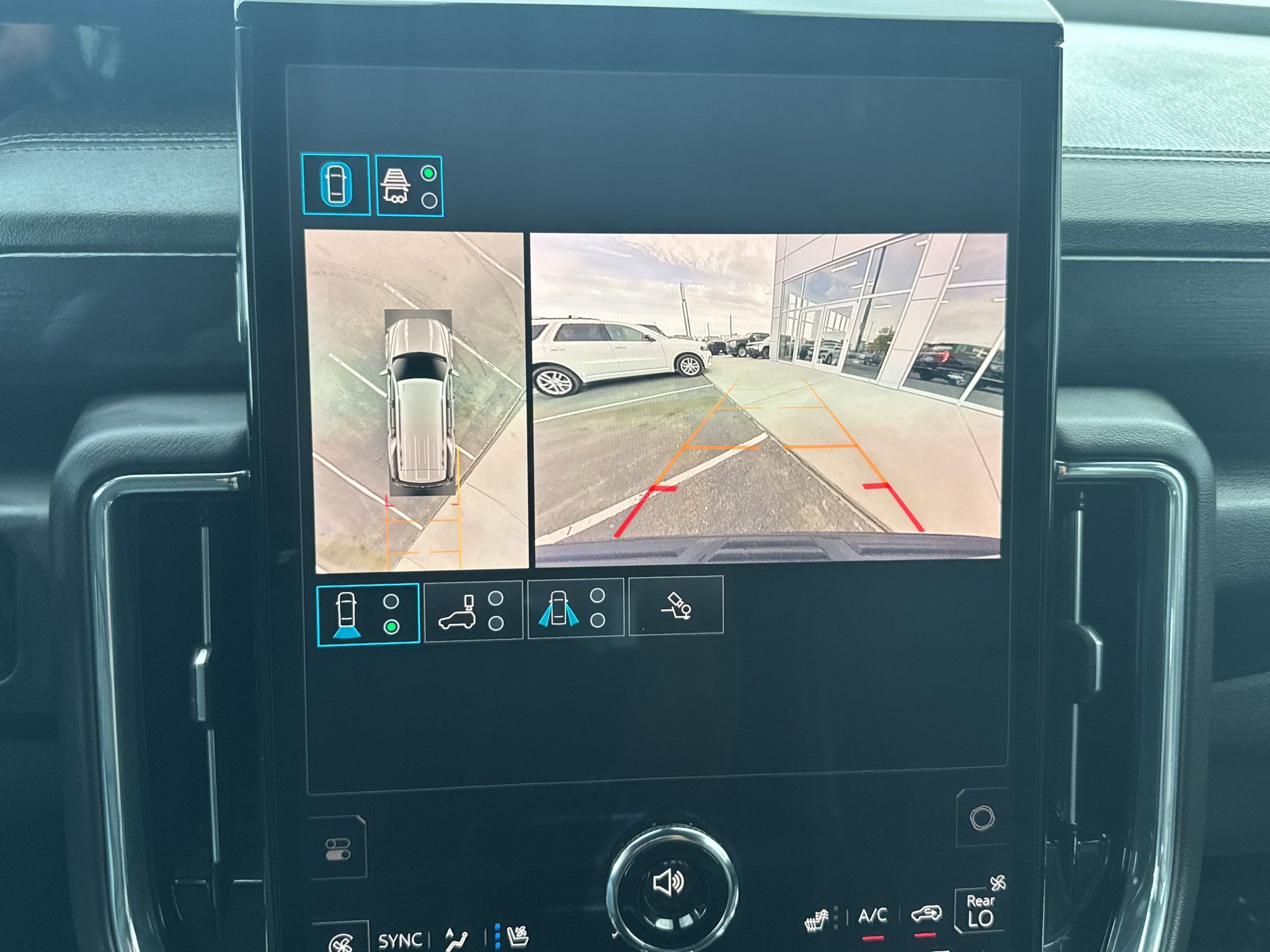 Used 2025 Onyx Black GMC Denali image 36
