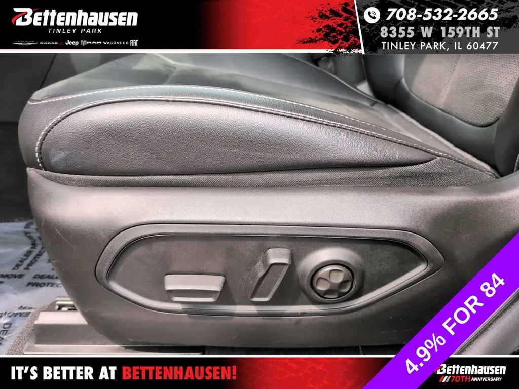 New 2026 Diamond Black Crystal Pearl-Coat Exterior Paint Jeep Altitude image 14