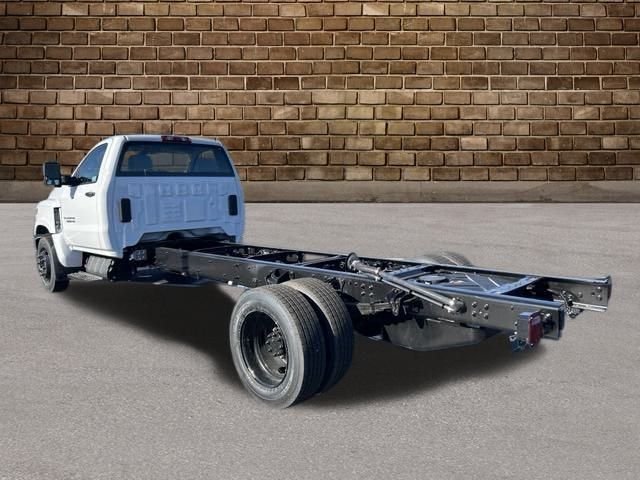 2024 Chevrolet Silverado 5500HD Work Truck photo 3