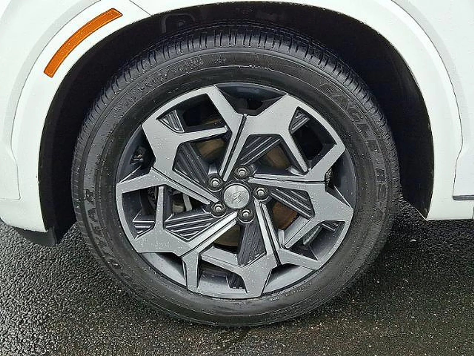Used 2021 Hyper White Hyundai Calligraphy image 9