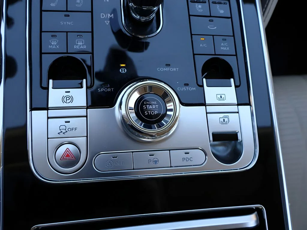 Used 2023 Gray Violet by Mulliner Bentley Azure image 32