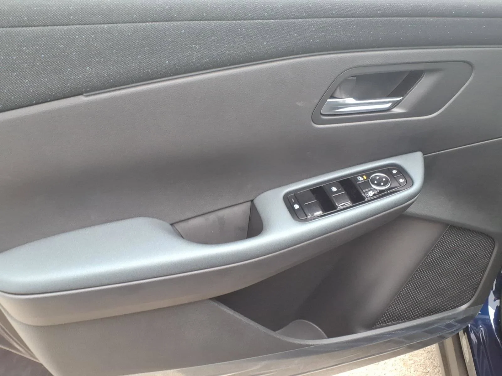 New 2026 Deep Ocean Blue Pearl Nissan S+ image 8
