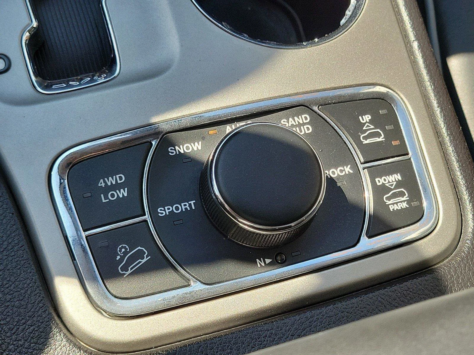 Used 2013 Brilliant Black Crystal Pearl Jeep Overland image 25
