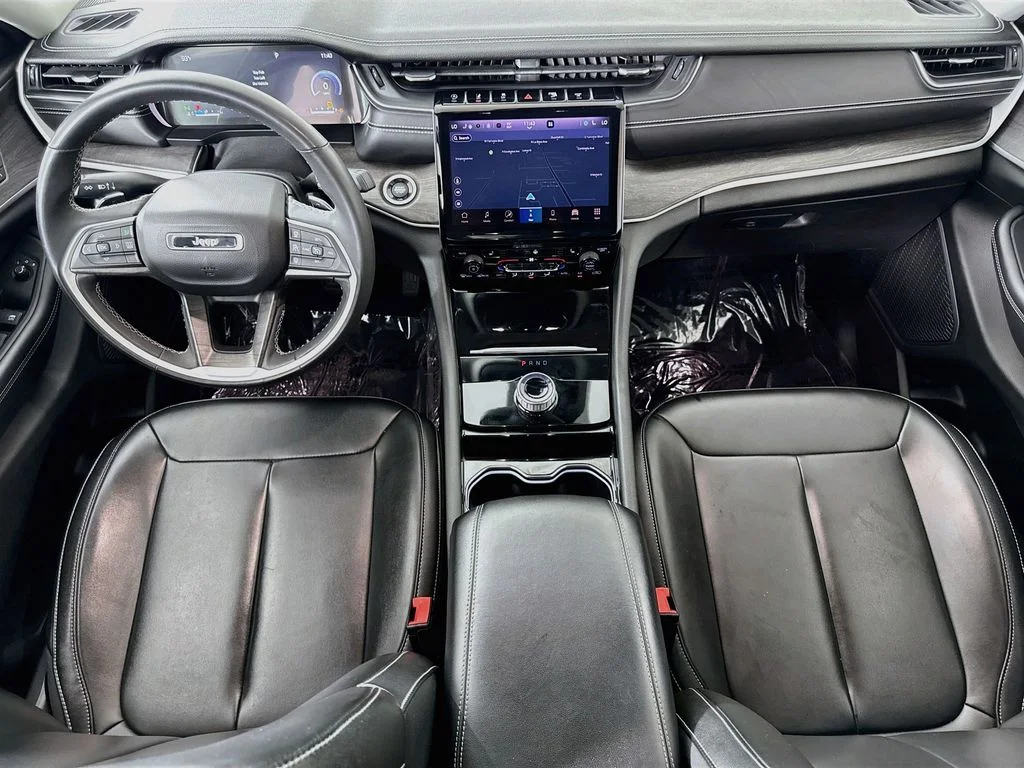 Used 2023 White Jeep Limited image 23