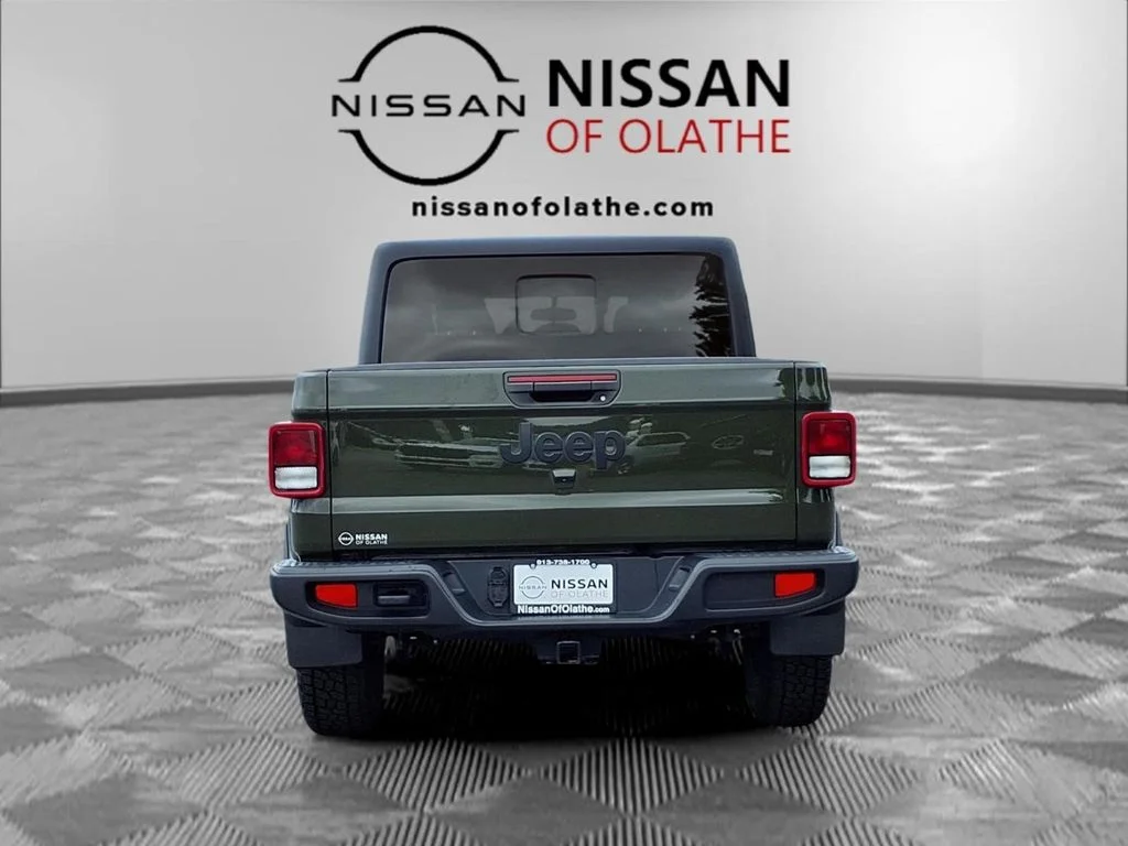 Used 2022 Green Jeep Sport image 25