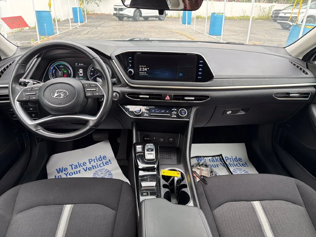 Used 2023 Silver Hyundai SEL image 29