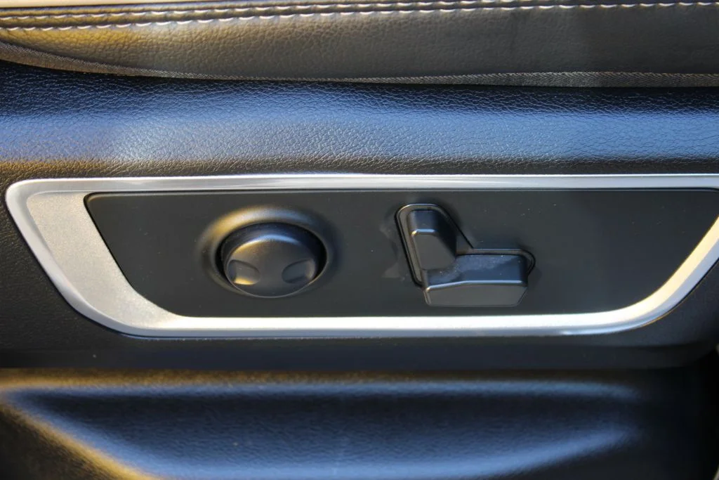 Used 2022 Silver Ram Laramie image 10