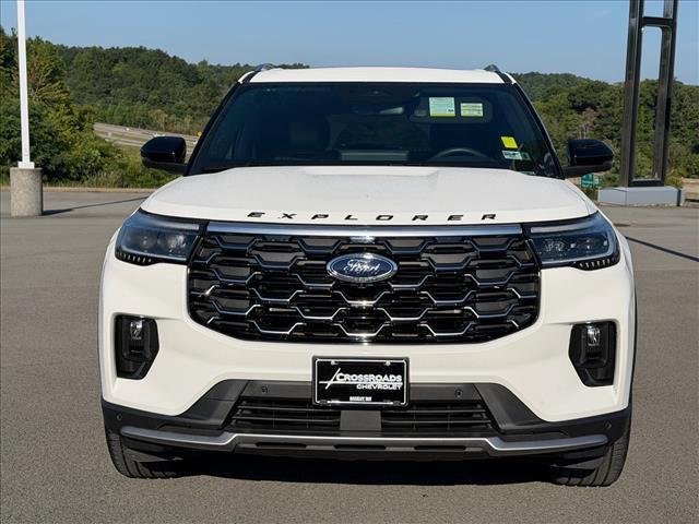 Used 2025 Star White Metallic Tri-Coat Ford Platinum image 8