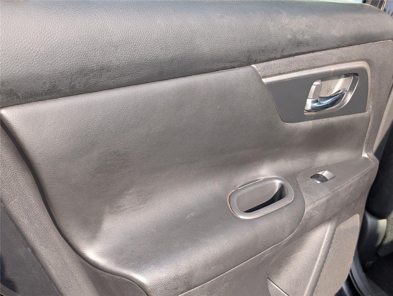 Used 2015 Storm Nissan 2.5 S image 33