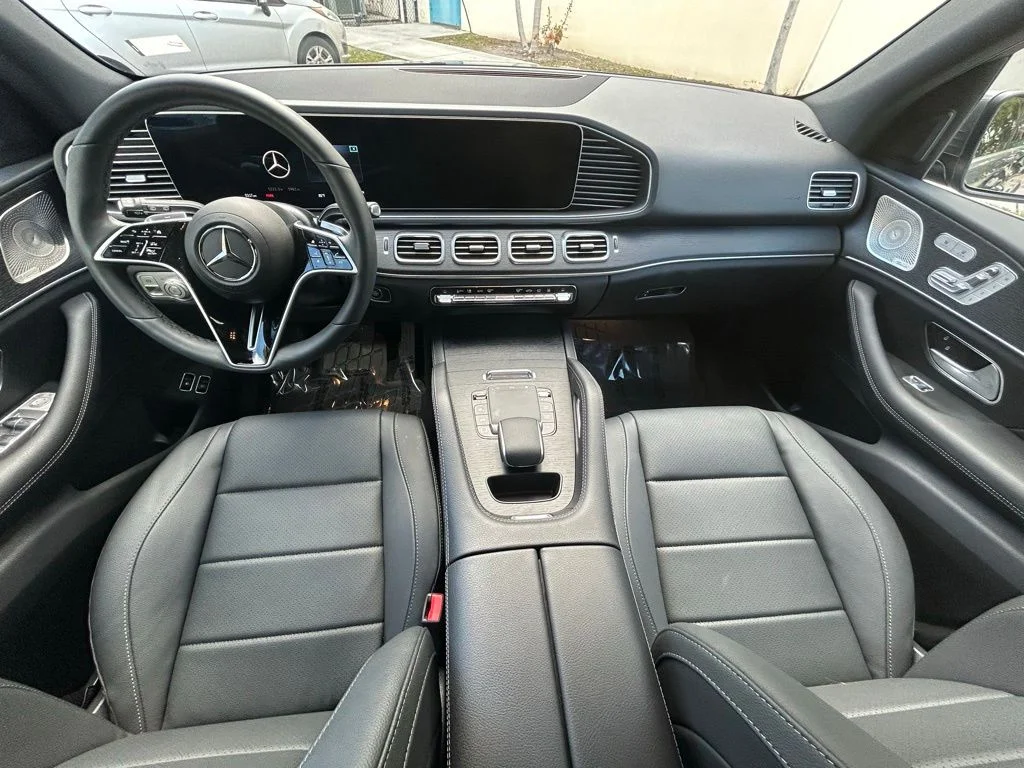 Used 2025  Mercedes-Benz GLE 450e image 10
