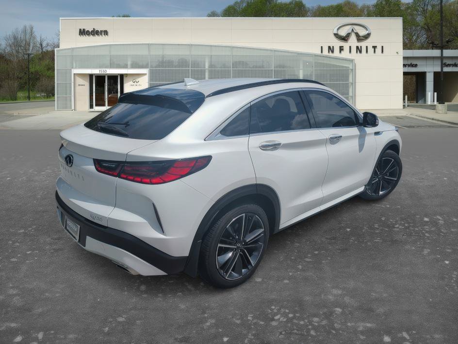 Certified Used 2025 Radiant White INFINITI SENSORY image 4