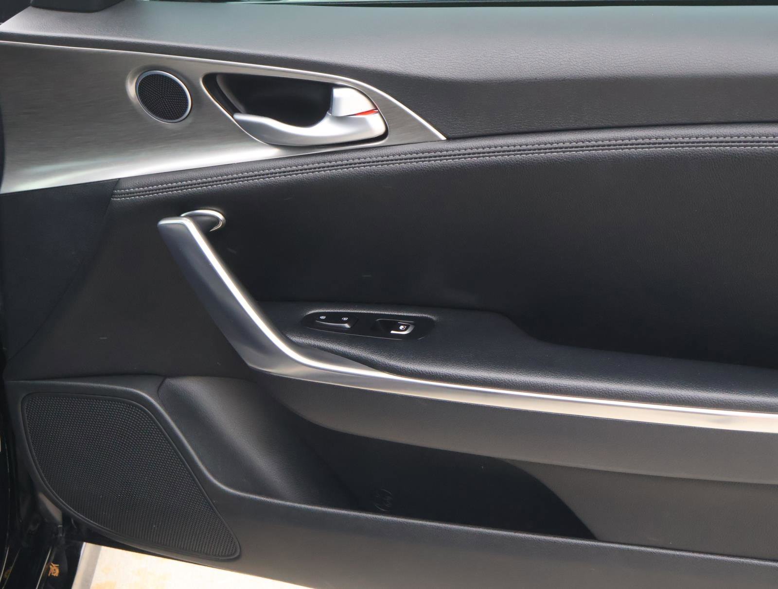 2022 Kia Stinger GT1 - Photo 16