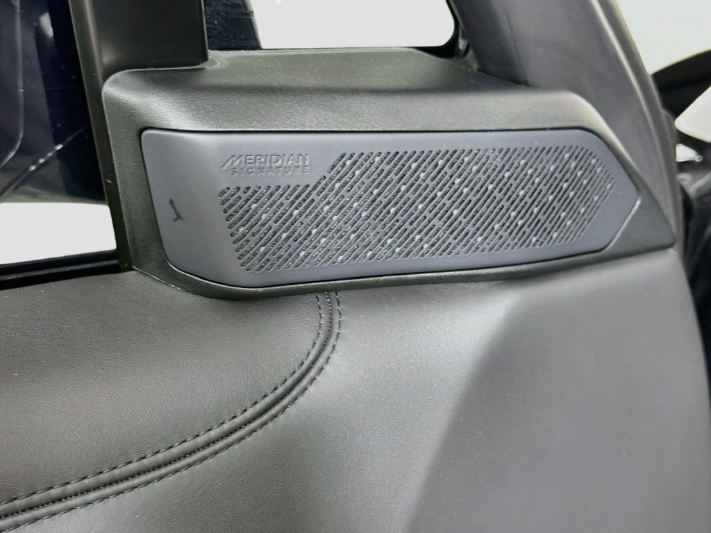 Used 2025 Black Land Rover Autobiography image 19