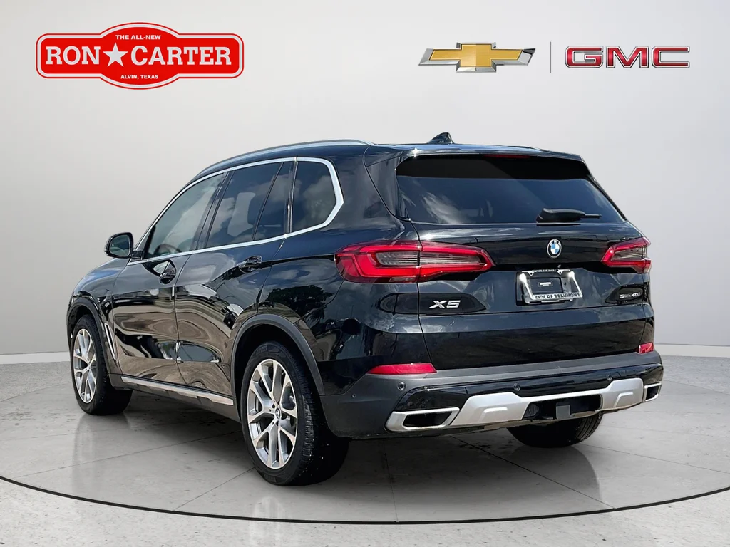 Used 2020 Black BMW sDrive40i image 4