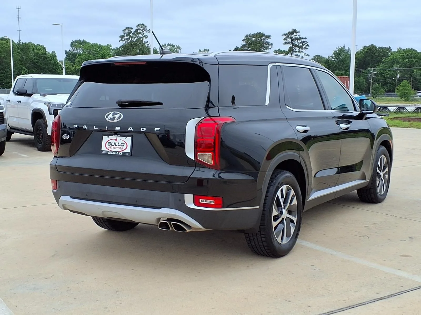 Used 2022 Black Hyundai SEL image 6