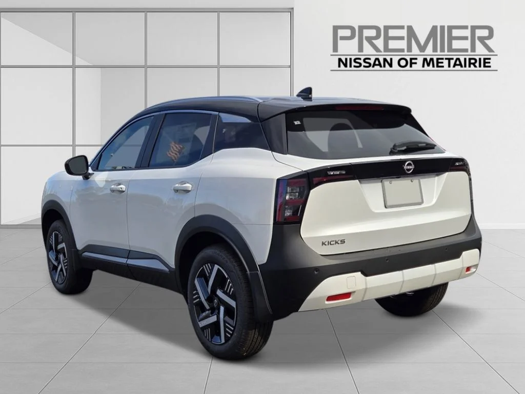 New 2026 Aspen White TriCoat / Super Black Two-tone Nissan SV image 3