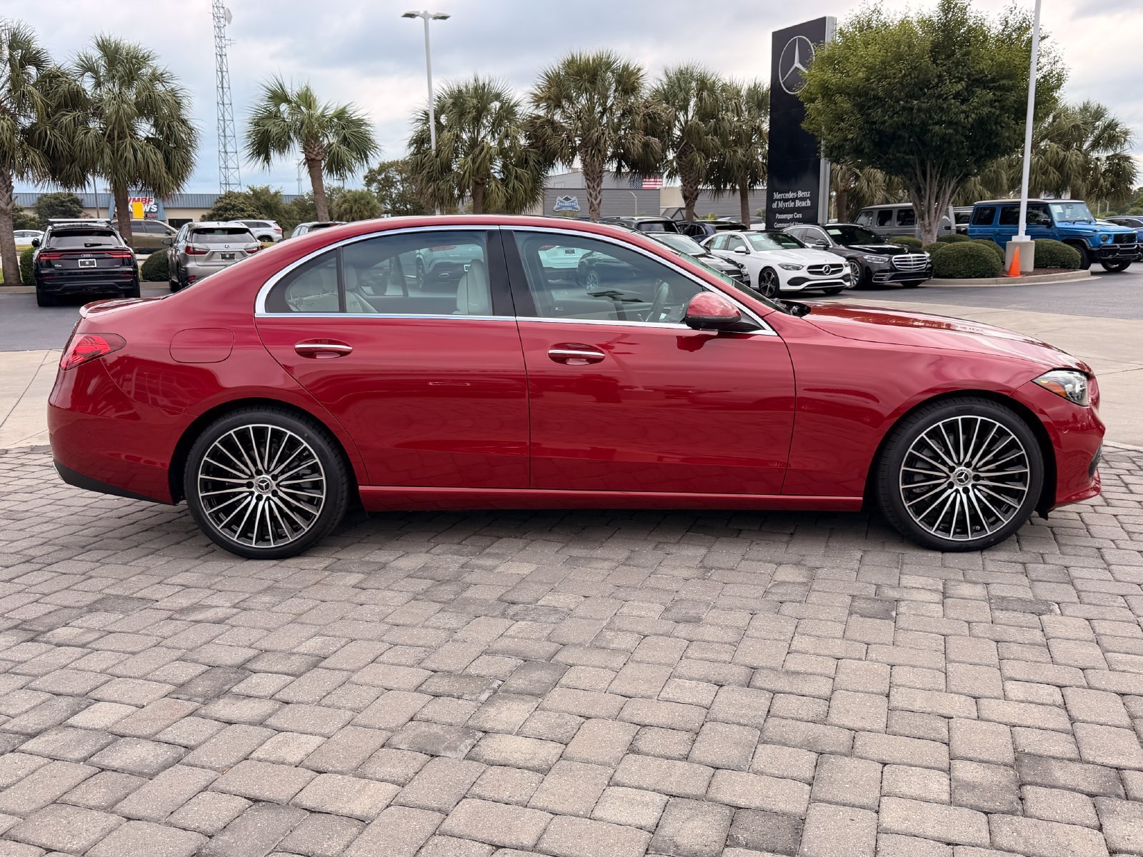 New 2026 MANUFAKTUR Patagonia Red Metallic Mercedes-Benz C 300 image 33