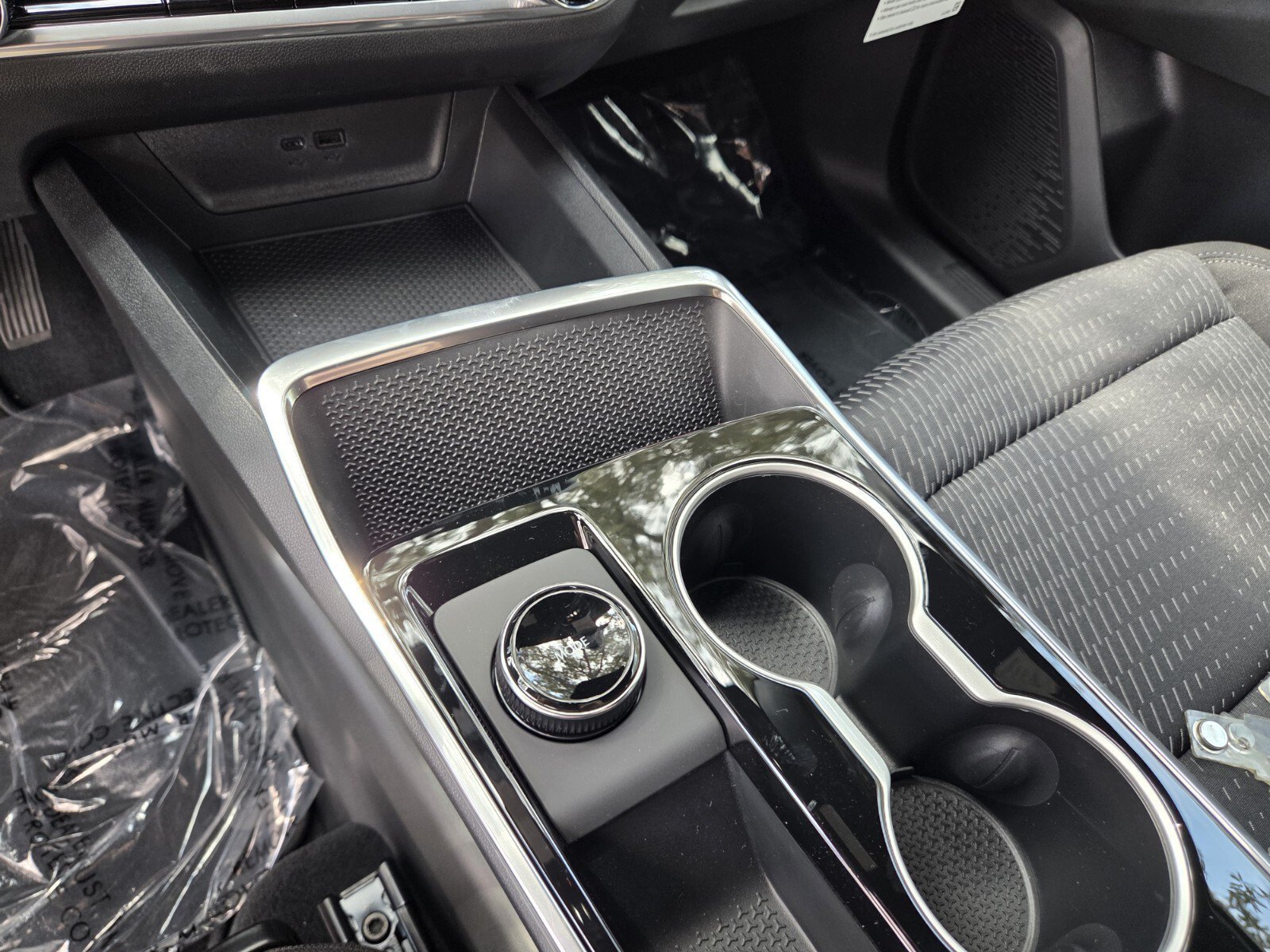 New 2027 Summit White Chevrolet FWD LT image 27
