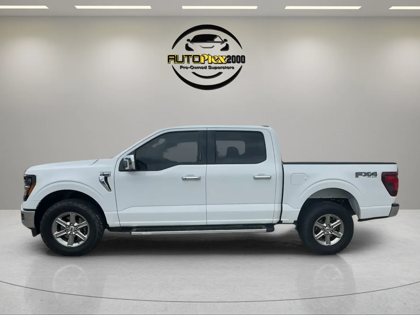 Used 2024 White Ford XLT image 4