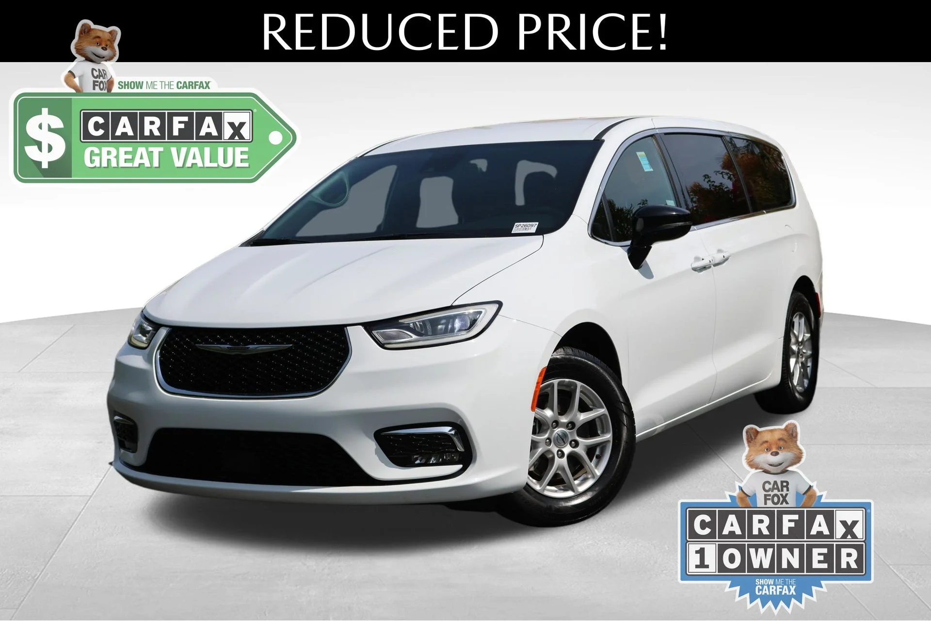 2025 Chrysler Pacifica Select's photo
