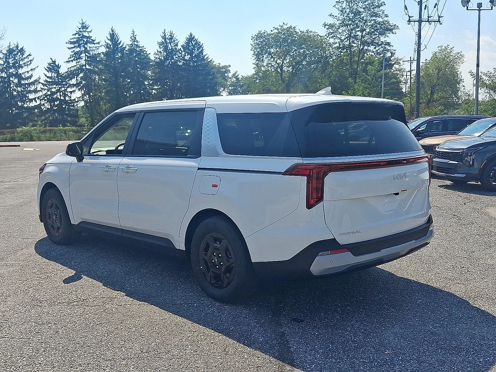 New 2027 White Kia LXS image 4