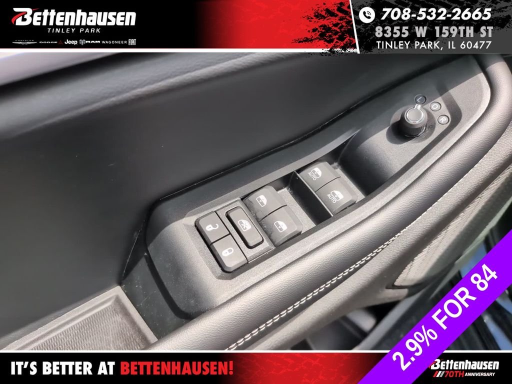 New 2026 Diamond Black Crystal Pearlcoat Jeep Altitude image 19