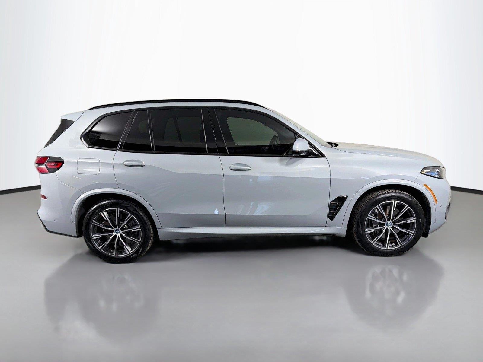 Certified Used 2024 Brooklyn Grey Metallic BMW xDrive50e image 4