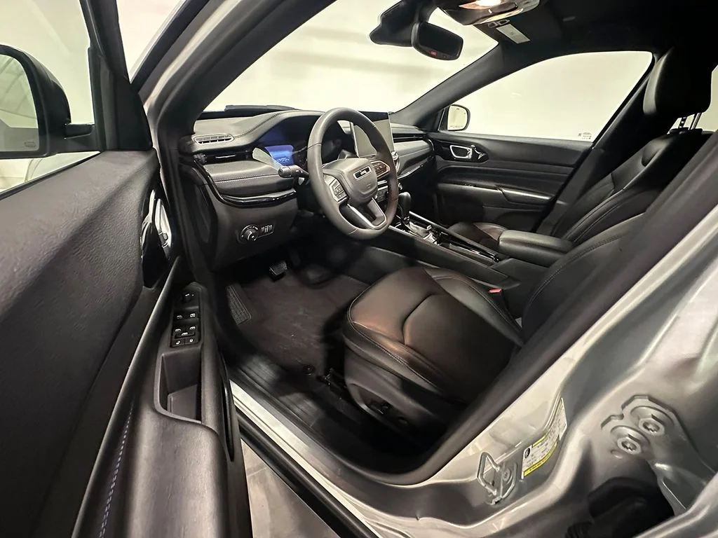 Used 2026 Silver Jeep Limited image 19