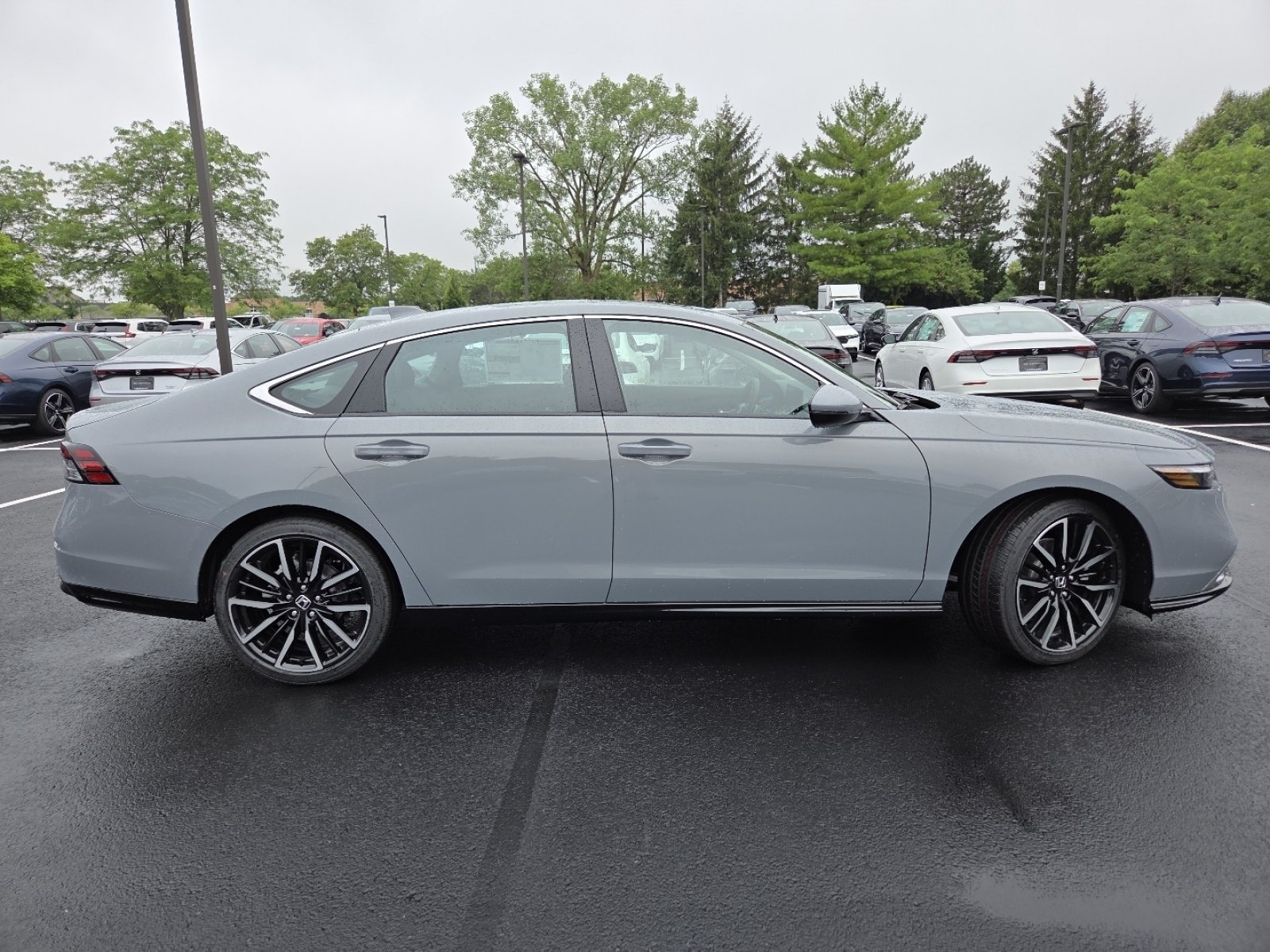 New 2026 Urban Gray Pearl Honda Touring image 24
