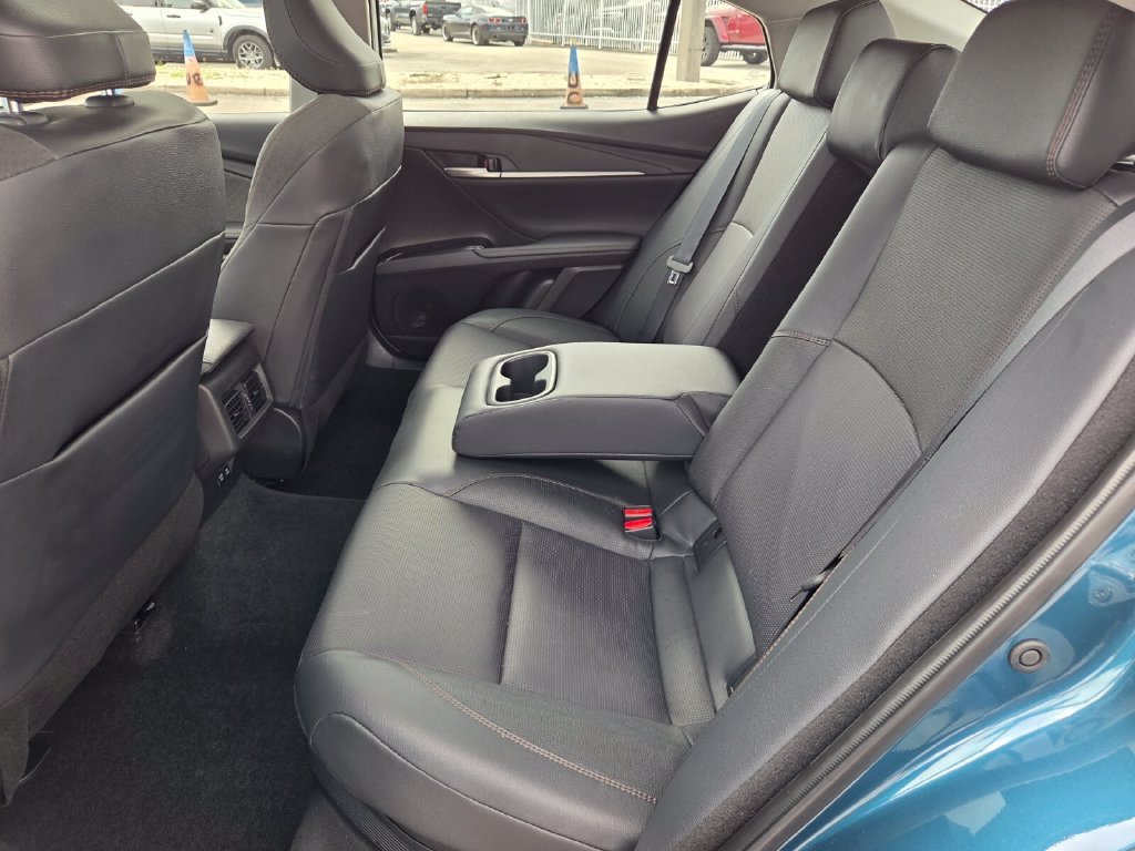 2025 Toyota Camry XLE - Photo 6