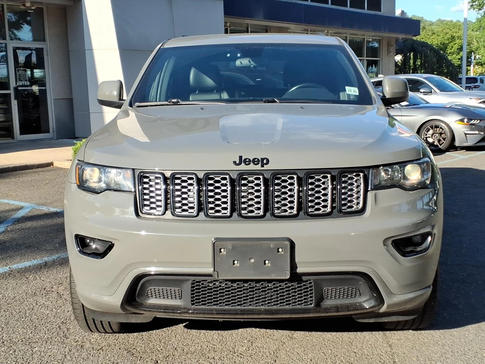 Used 2021 Granite Crystal Metallic Clear Coat Jeep Laredo X image 2
