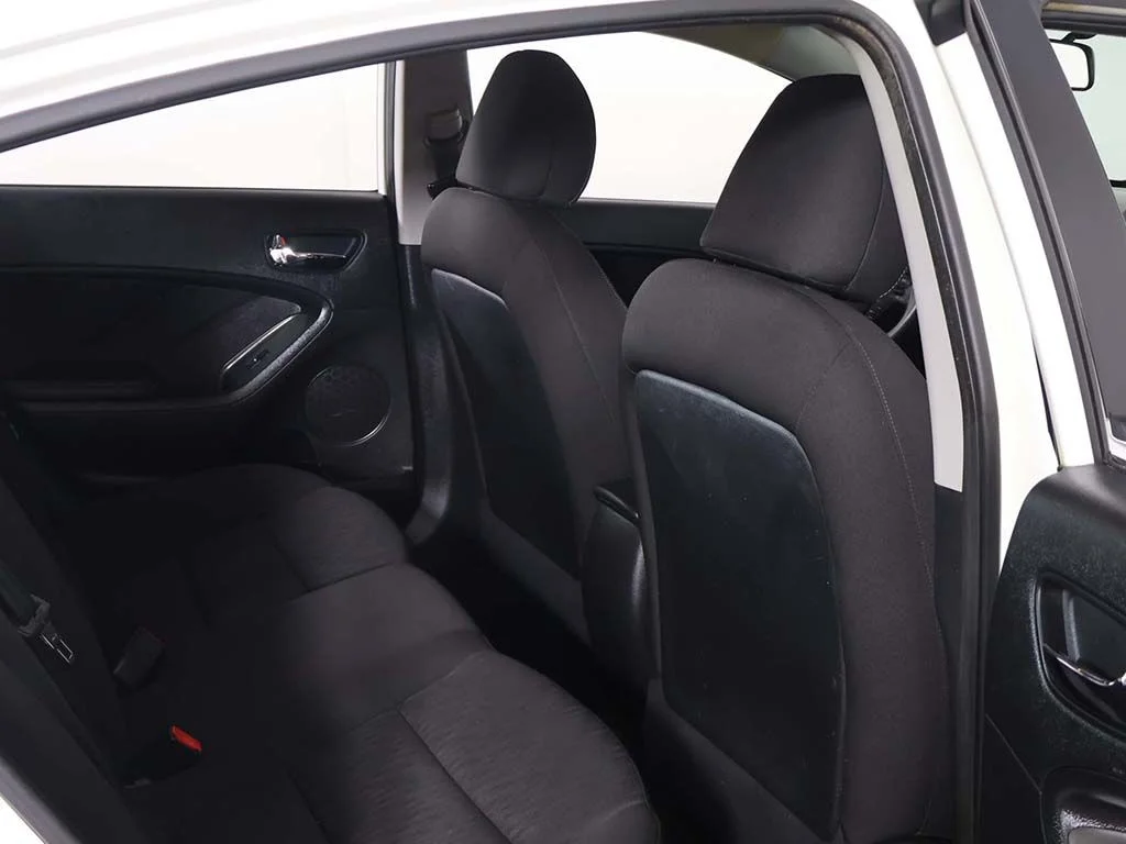 Used 2016 White Kia LX image 21