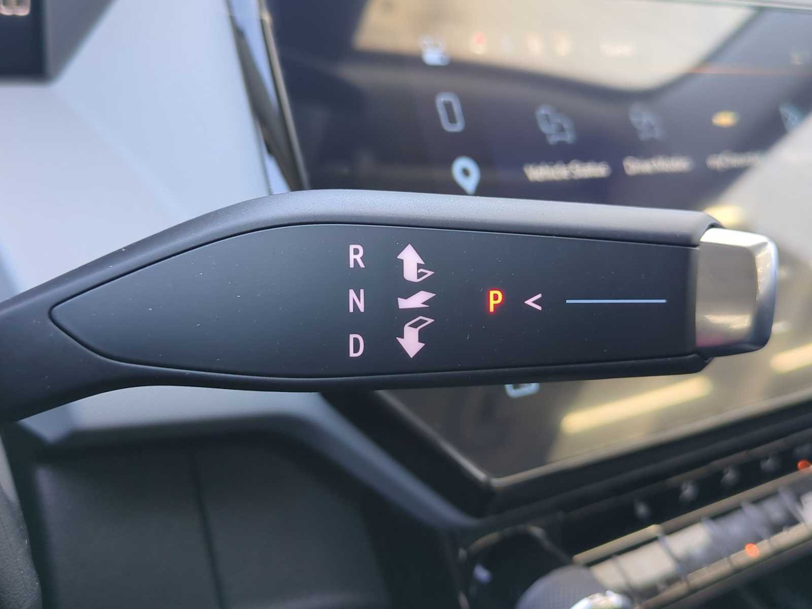 New 2027 Summit White Chevrolet LT image 22