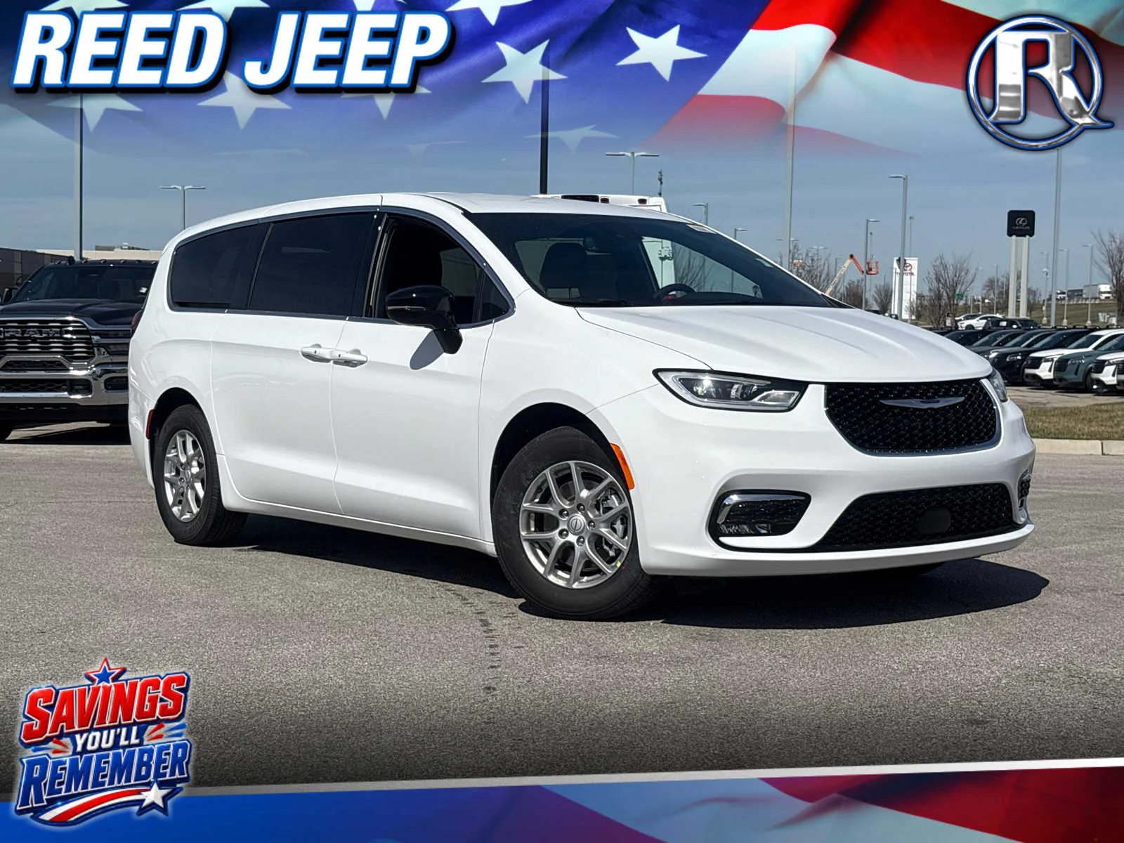 2026 Chrysler Pacifica Select's photo