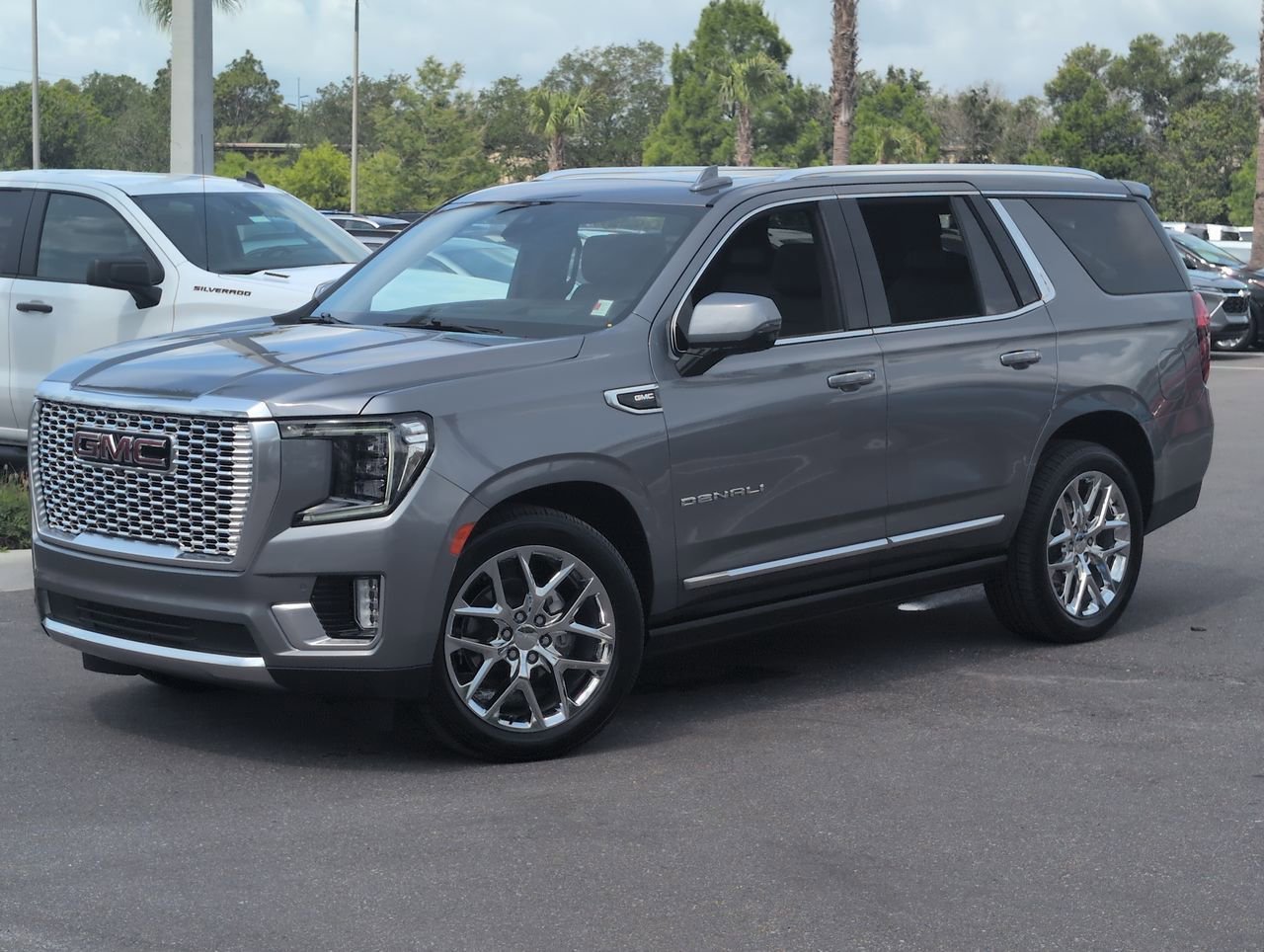 2022 GMC Yukon 4WD Denali's photo