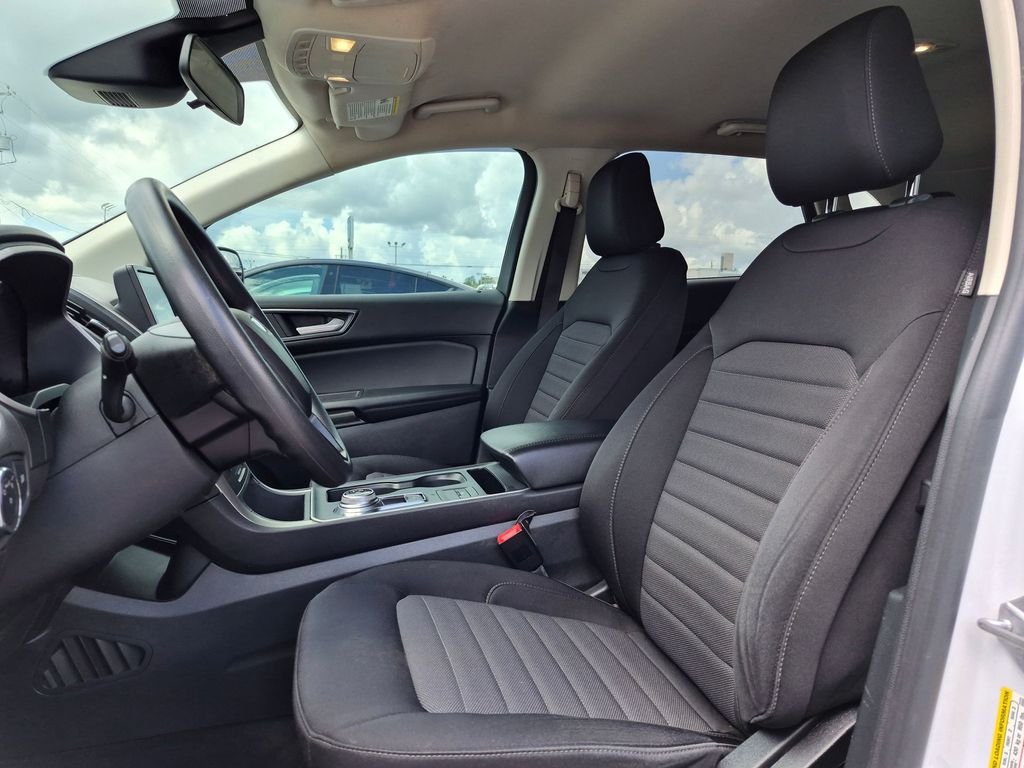 Used 2021 White Ford SE image 15