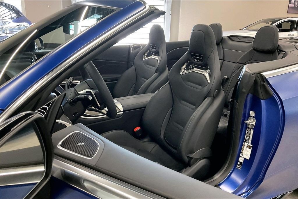 New 2026 MANUFAKTUR Starling Blue Magno Mercedes-Benz AMG® CLE 53 4MATIC+ Cabriolet image 9