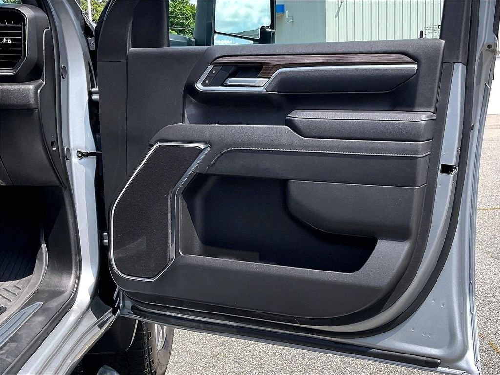 Used 2025 Gray Chevrolet LT image 12
