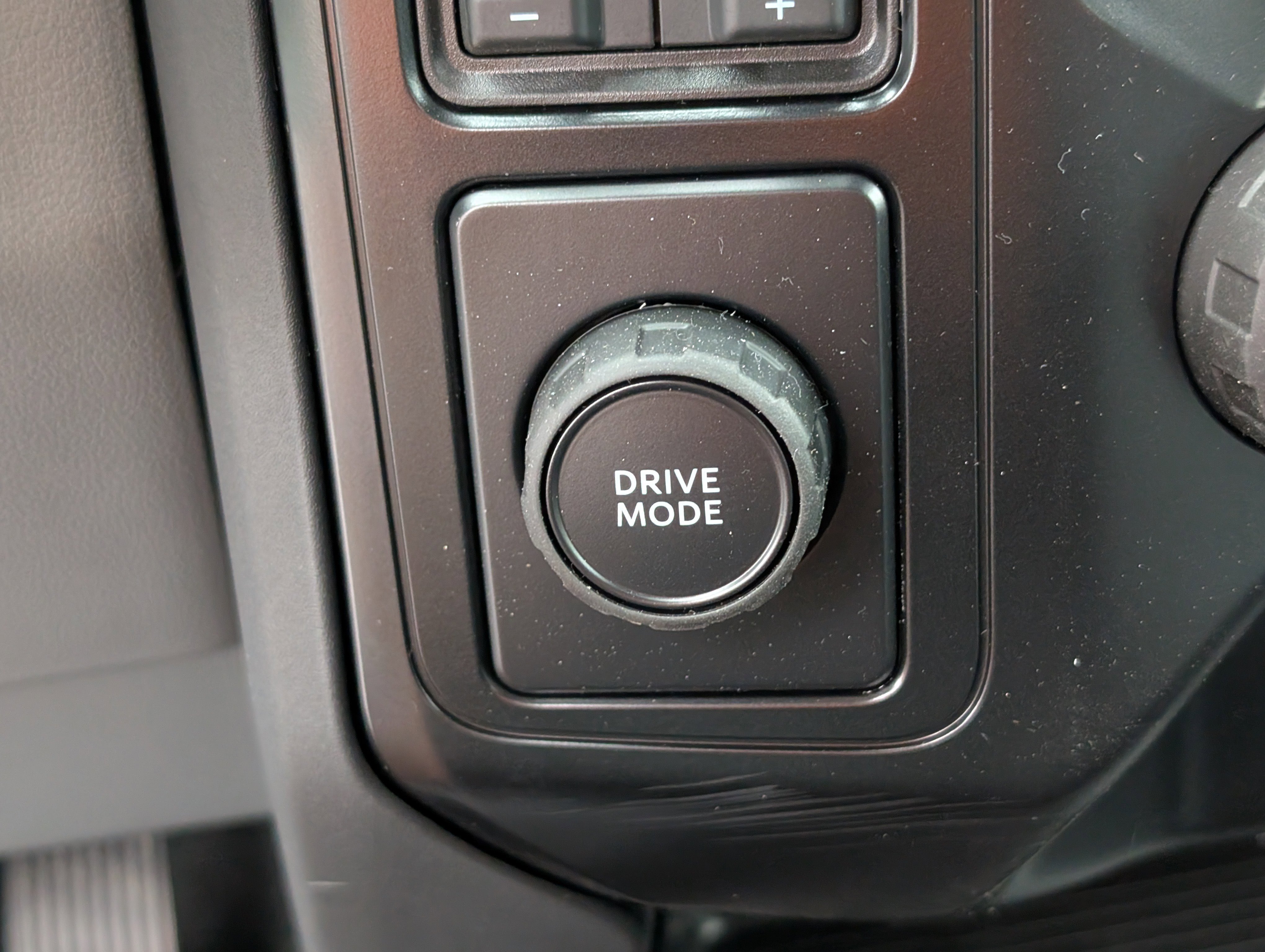 New 2026 Oxford White FORD F-450® XLT image 25