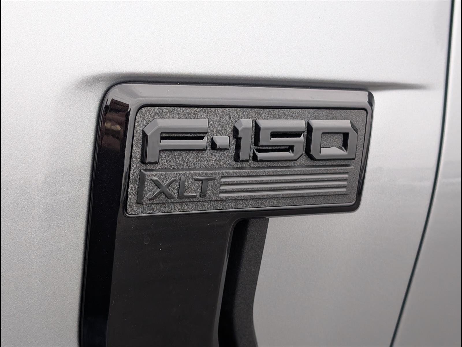 New 2026 Iconic Silver Metallic Ford XLT image 7