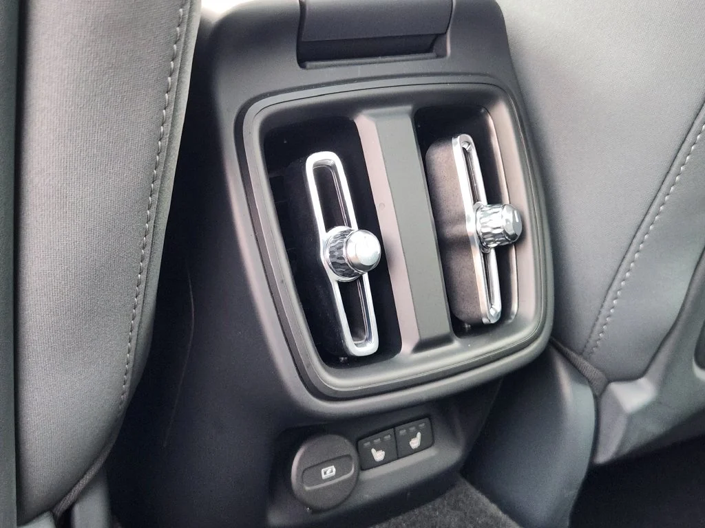 Used 2023  Polestar Long Range Dual Motor image 30