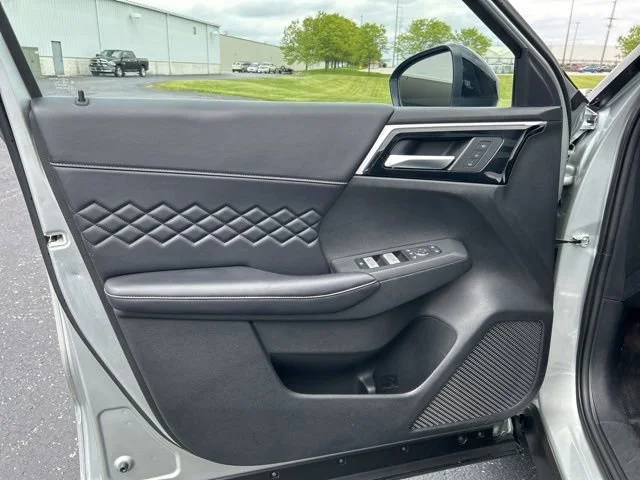 2025 Mitsubishi Outlander Plug-in Hybrid SEL Black Edition - Photo 10
