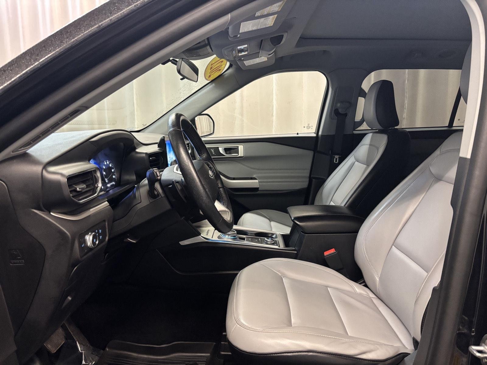 Used 2021 Agate Black Metallic Ford XLT image 23